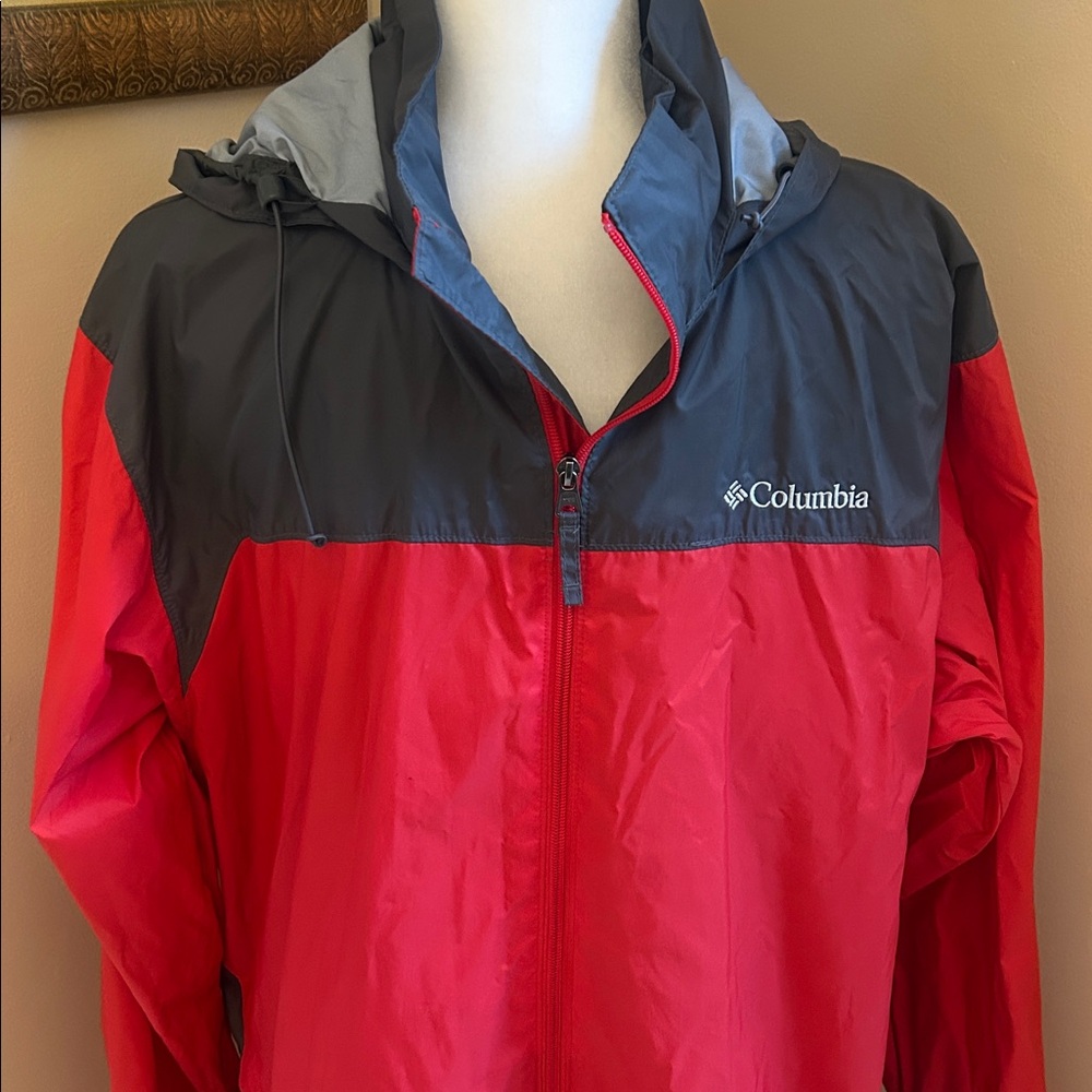 Columbia Two-Tone Red and Black Men’s Rain Jacket